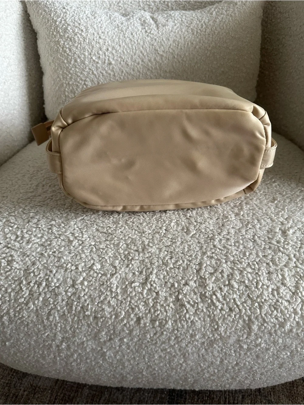 Etoile Collective Jet Setter Travel Case in Beige